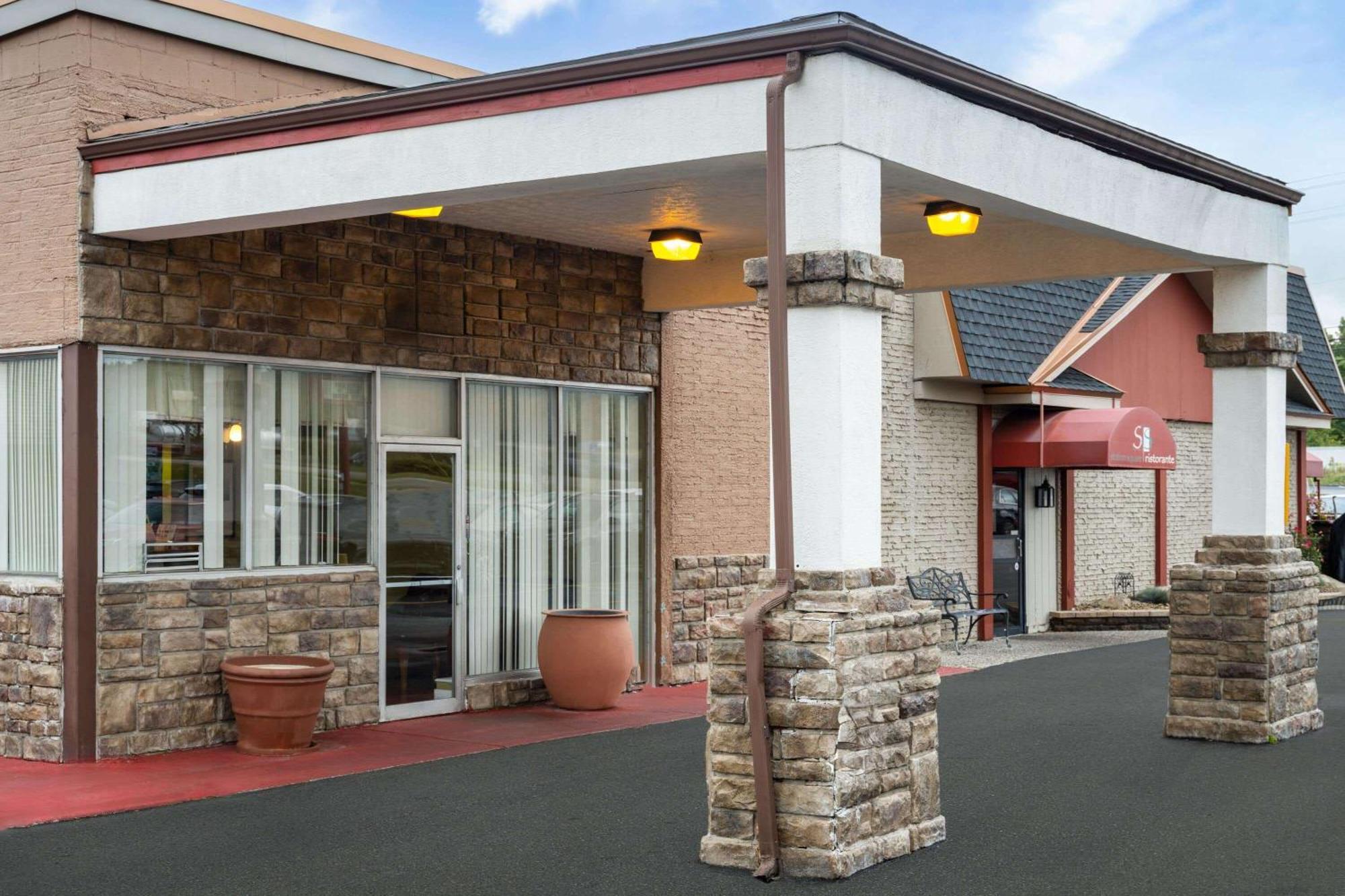 Super 8 By Wyndham Youngstown Girard Bagian luar foto